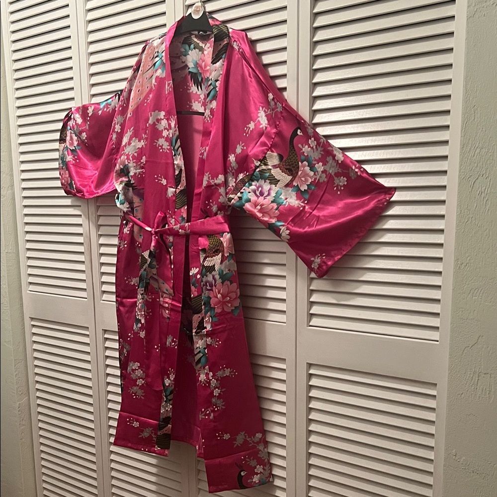 #0982+ Singapore Silk Dynasty Floral Pink Kimono Robe”43 X 30” - Picture 2 of 6